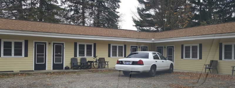 Midtown Motel (Dar-Bea Motel) - From Web Listing (newer photo)